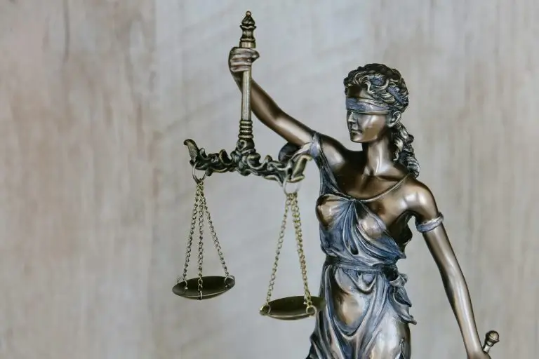 lady justice bronze statue